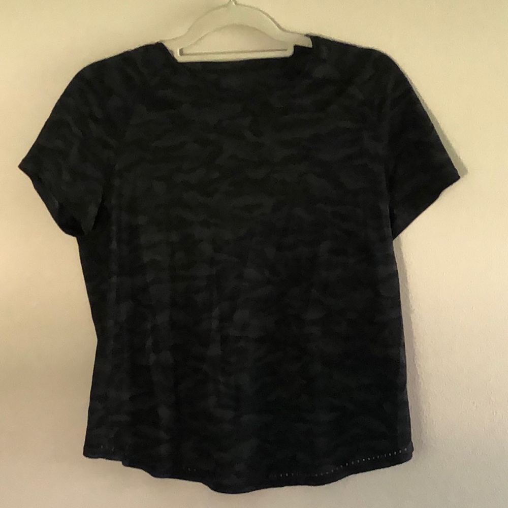 Lululemon workout too - camo black